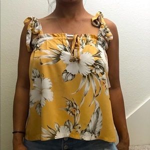 Women’s Rip Curl Yellow Floral Tank Top, size Small